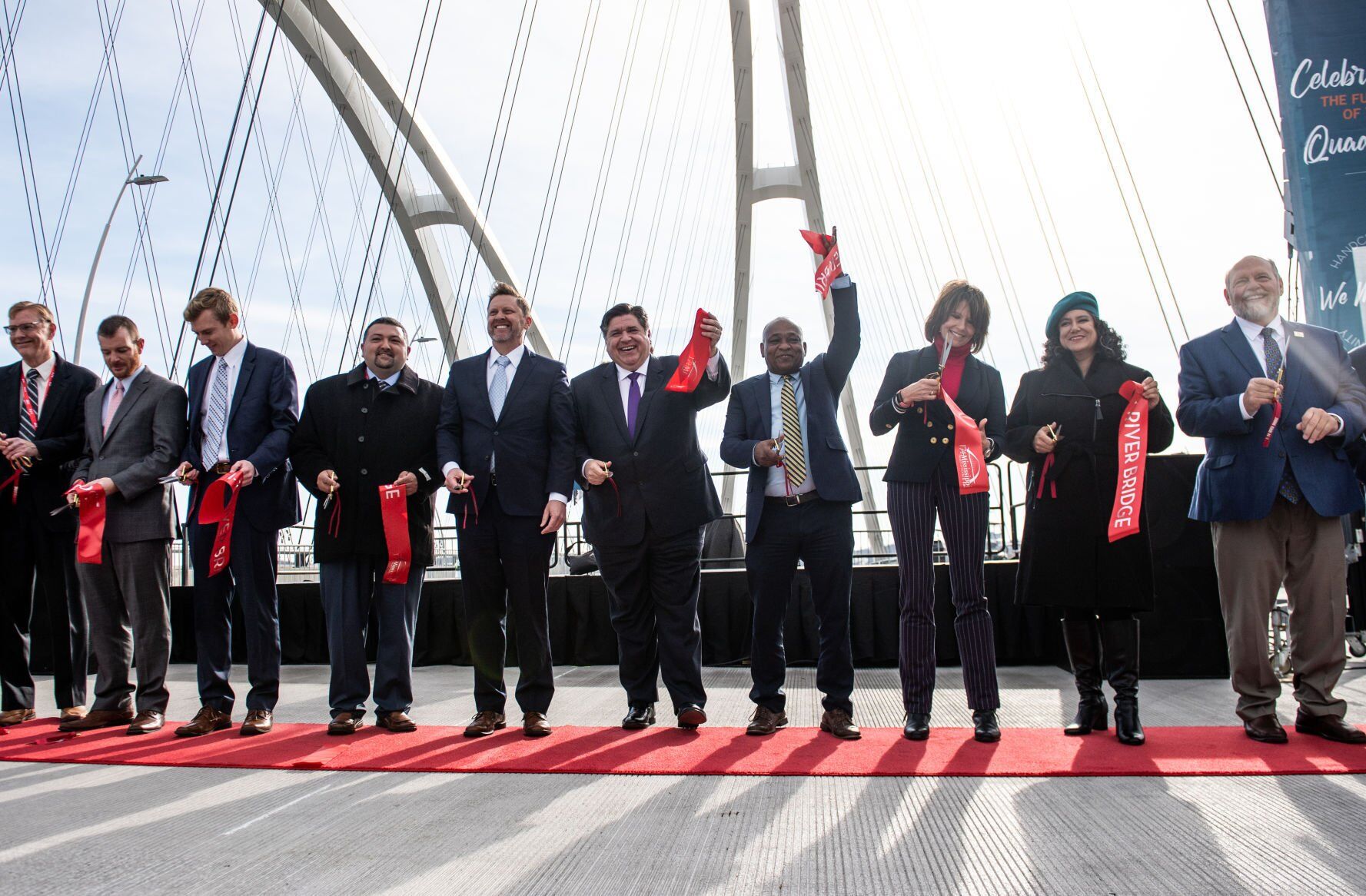 120121-qc-nws-bridge-007